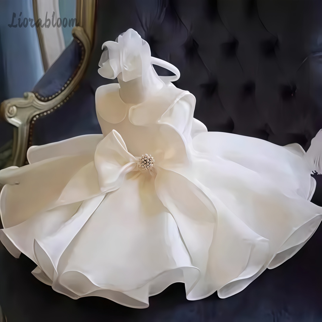Formal Attire Woman - Белое платье с жемчужным декором для